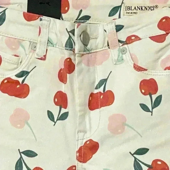 BLANKNYC The Bond Mid-Rise Skinny Jeans  25 Off White  Artsy Cherry Print NWT - Picture 6 of 13
